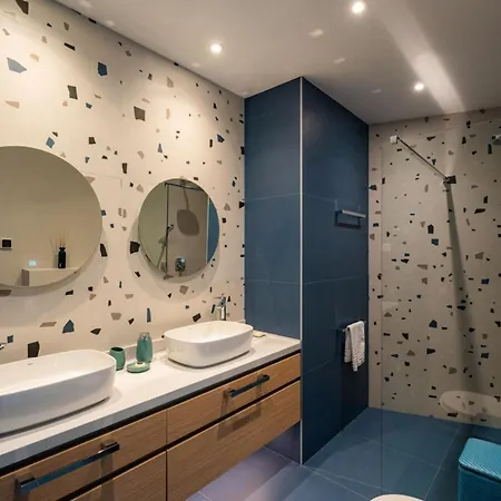 Luxury Seafront Aman With Pool Vila *