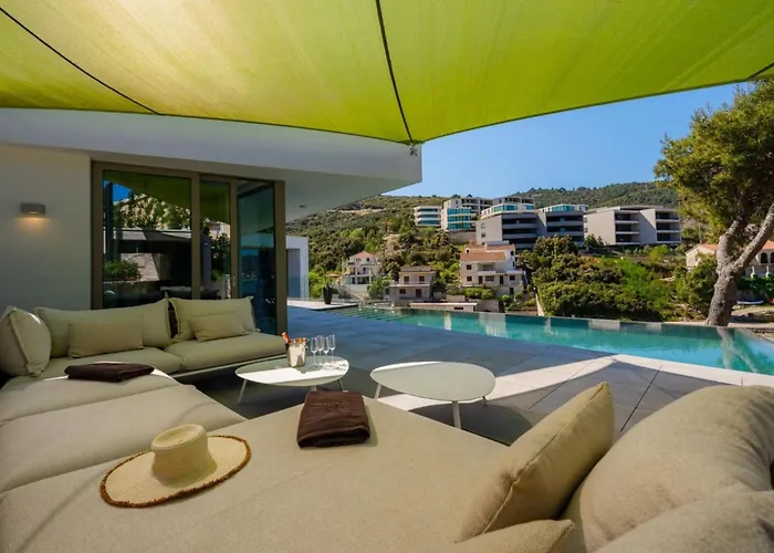 Luxury Seafront Aman With Pool Villa Korčula