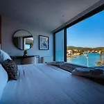 Luxury Seafront Aman With Pool Vila *