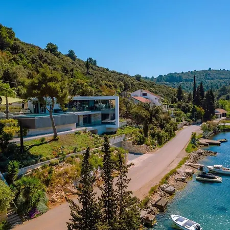 Luxury Seafront Aman With Pool Villa *