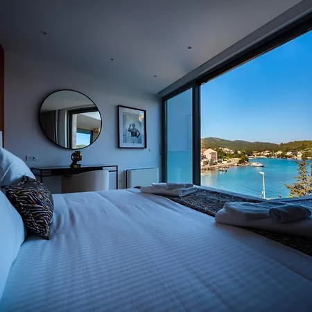 Luxury Seafront Aman With Pool Villa *