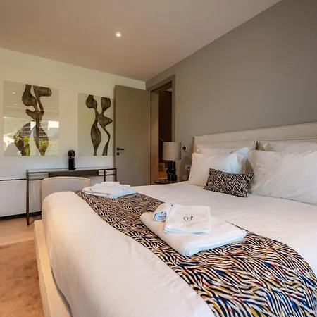Villa Luxury Seafront Aman With Pool *