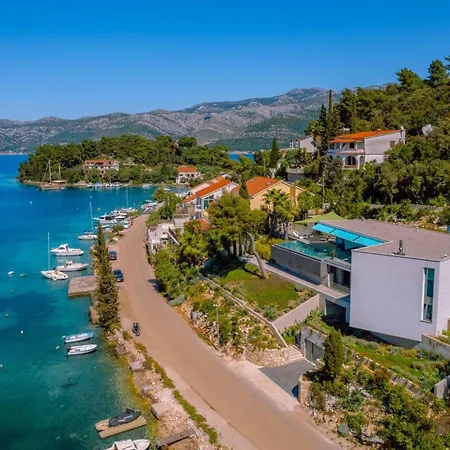 Luxury Seafront Aman With Pool *