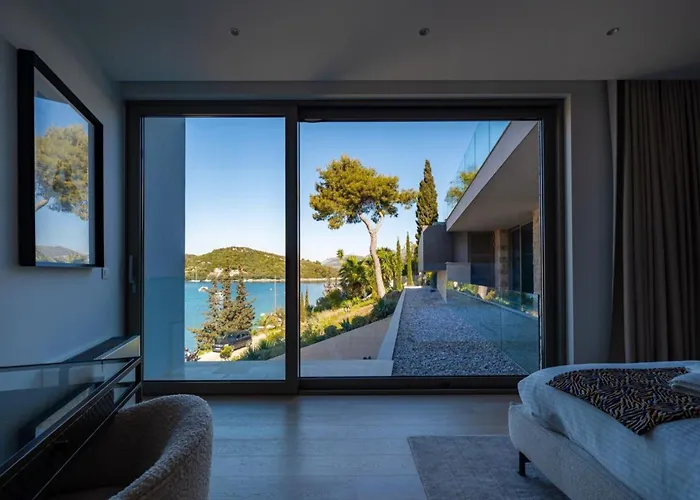 Luxury Seafront Aman With Pool Villa *