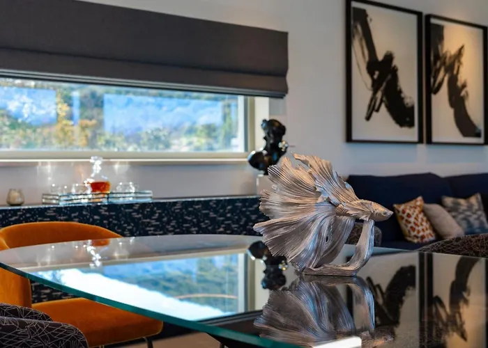 Βίλα Luxury Seafront Aman With Pool *