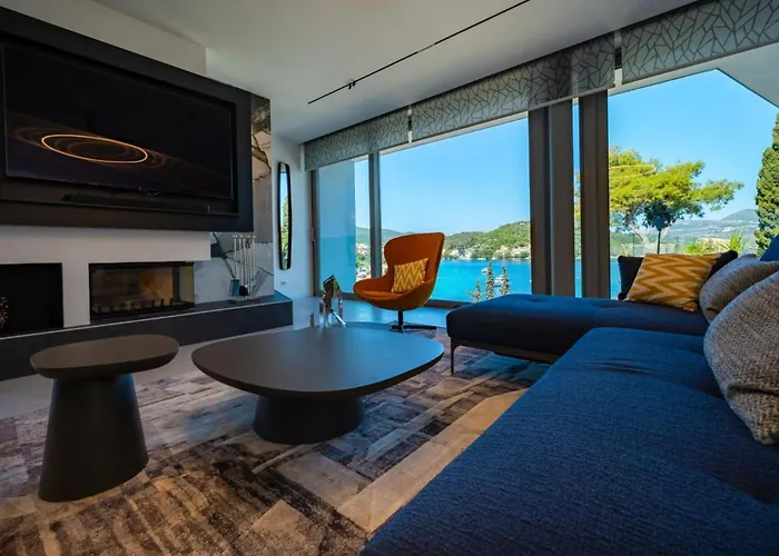 Luxury Seafront Aman With Pool *