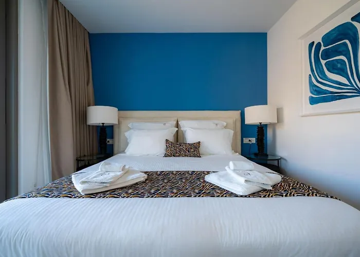 Luxury Seafront Aman With Pool *