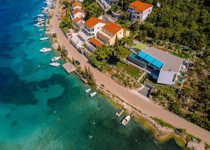 Luxury Seafront Aman With Pool * Κόρτσουλα